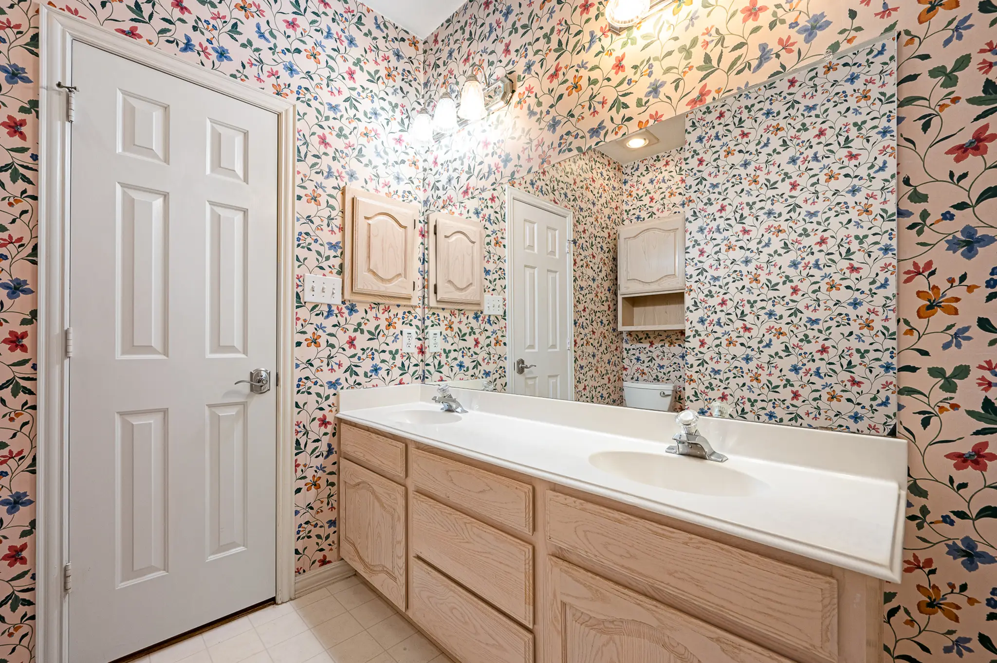 before Plano bathroom remodel